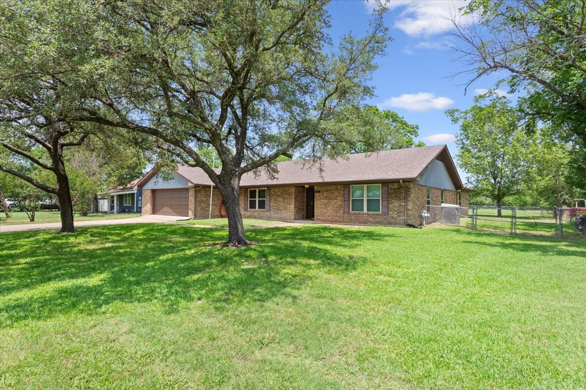 109 Hilltop Street Riesel TX 76682