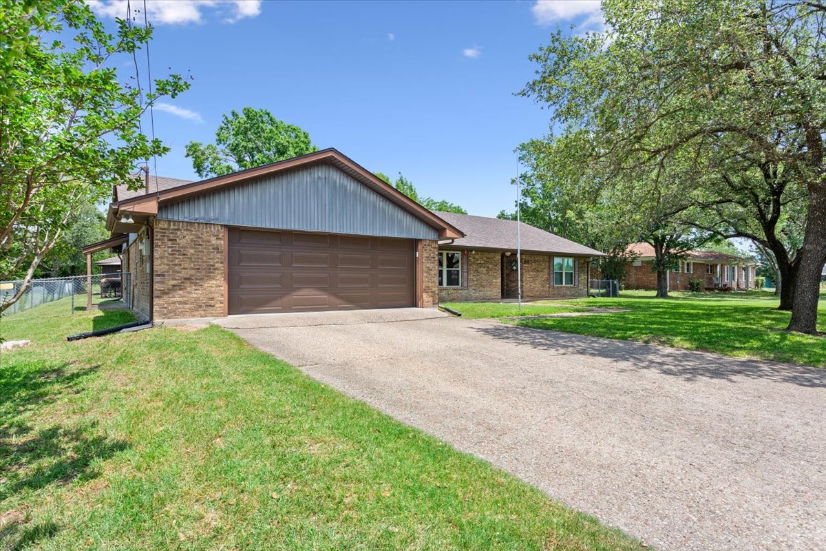 109 Hilltop Street Riesel TX 76682