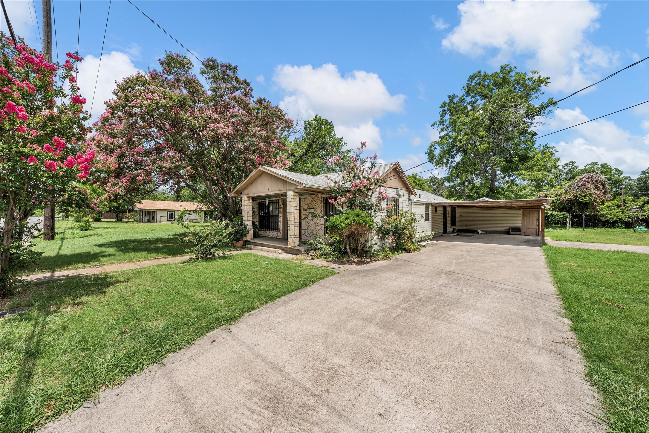 1320 S 26th Street Waco TX 76706