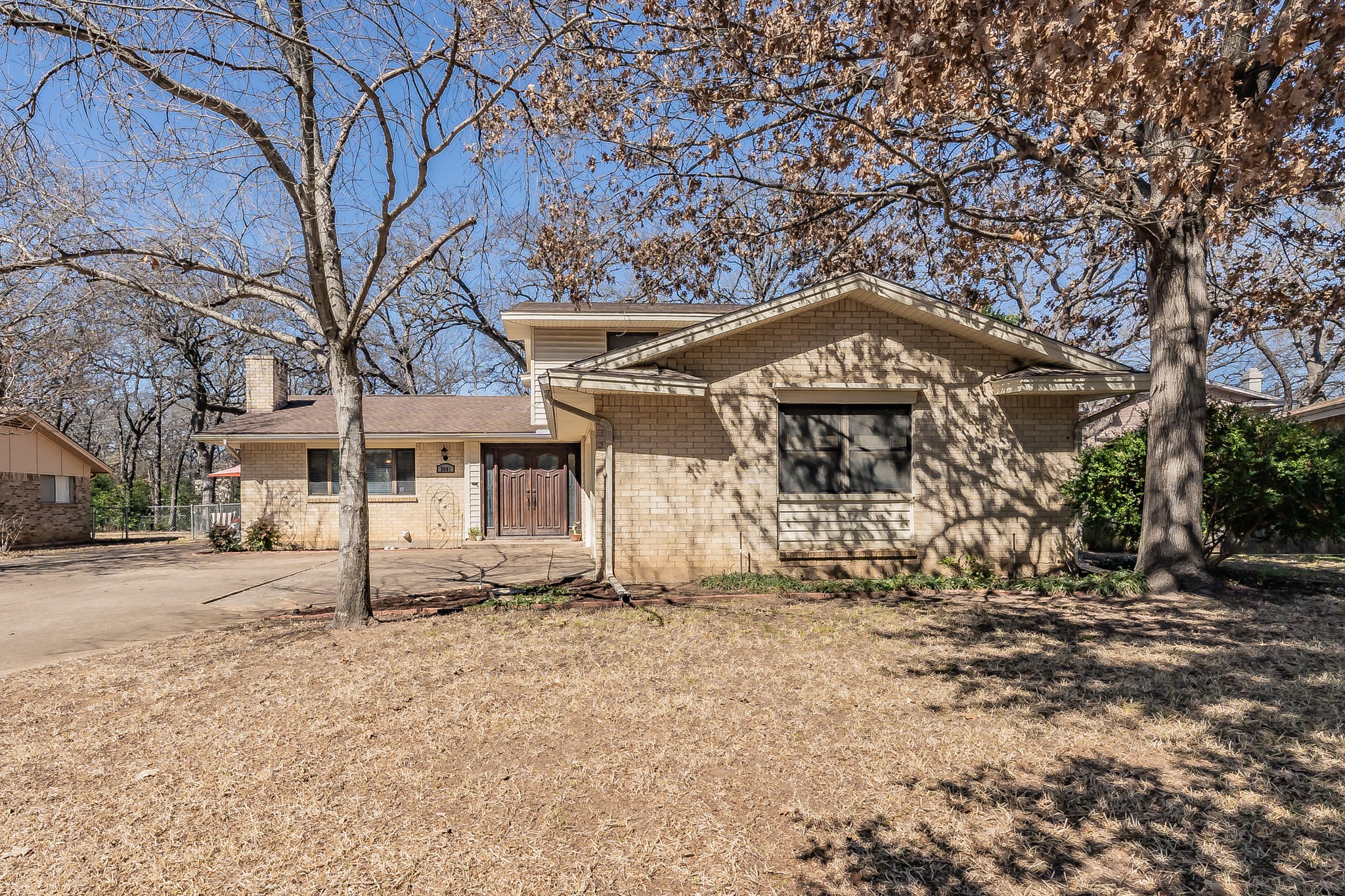 2601 Greenwood Lane Arlington TX 76013
