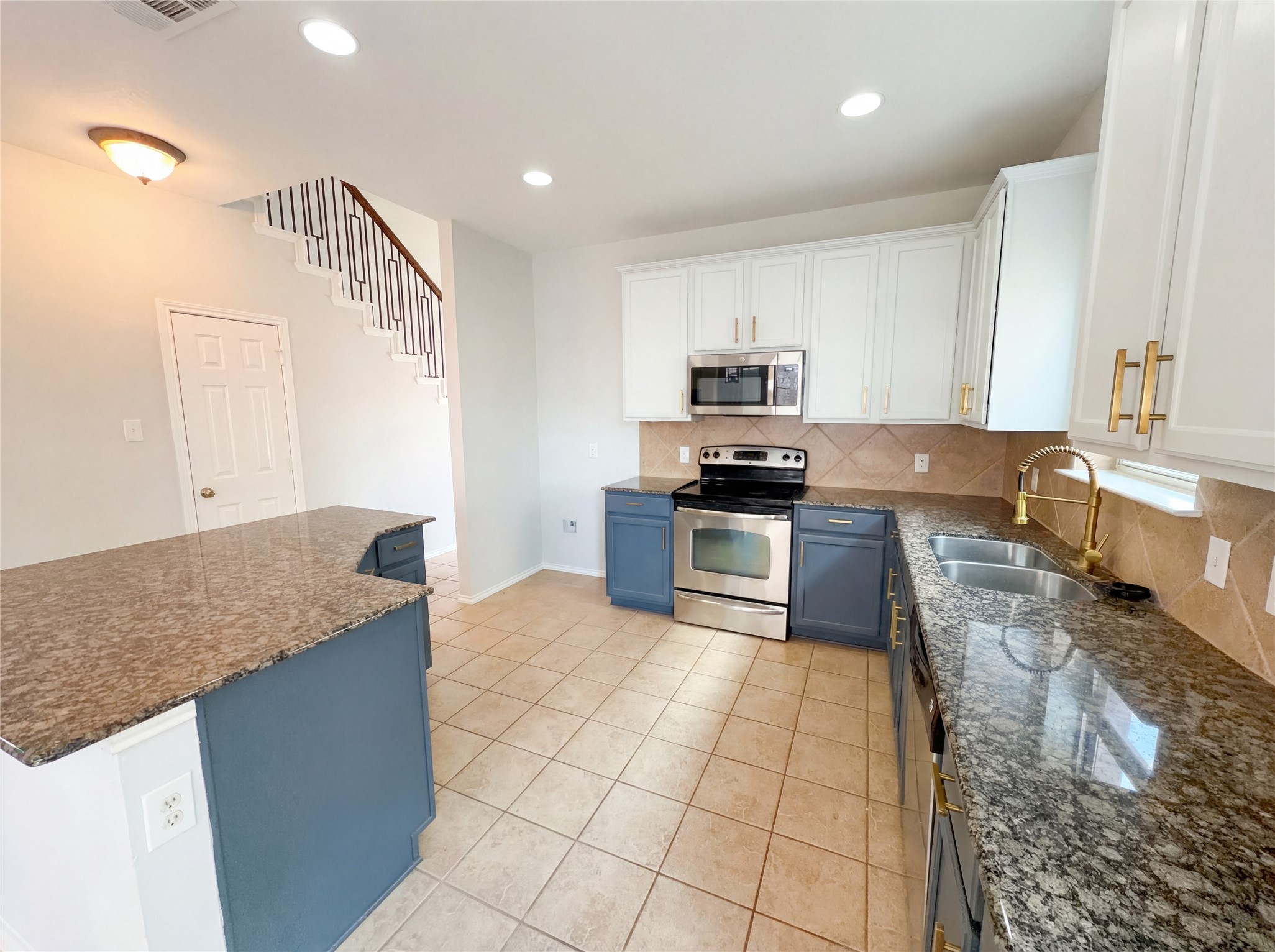 8925 Brook Hill Lane Fort Worth TX 76244