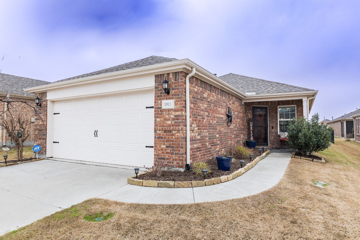 1913 Breezy Lane Frisco TX 75036