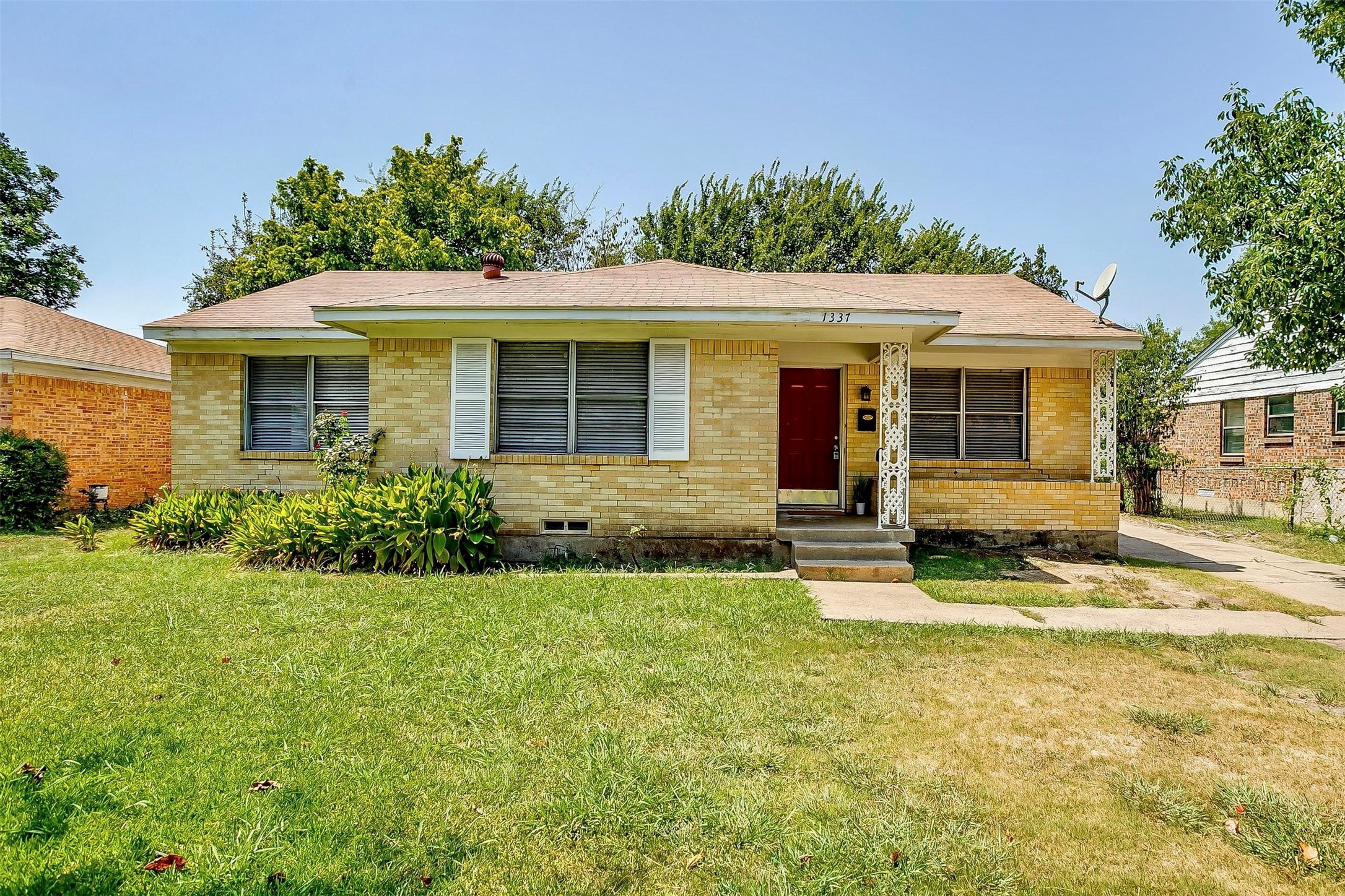 1337 Dell Oak Drive Dallas TX 75217