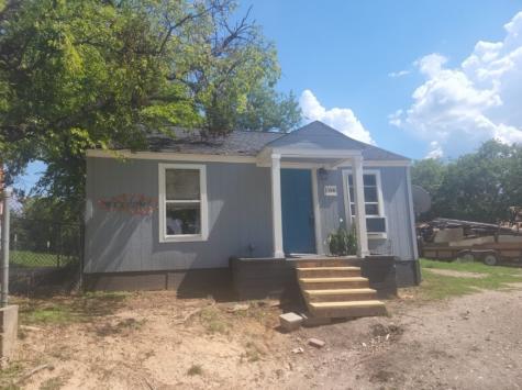 106 N Aiken Street Waxahachie TX 75165