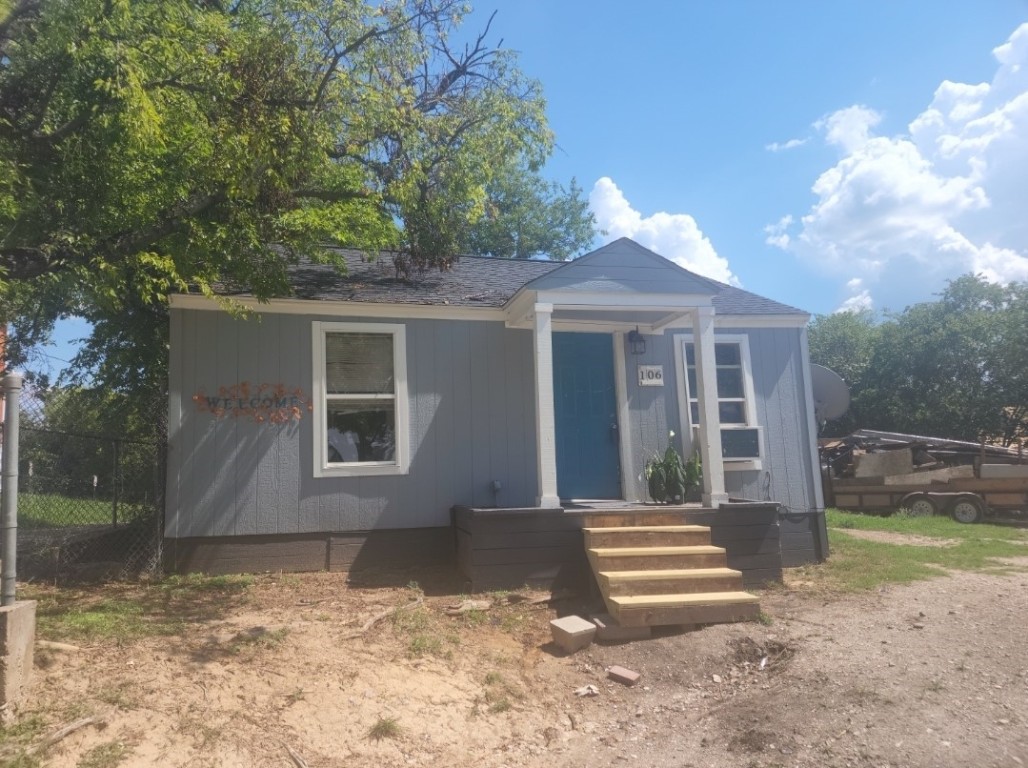 106 N Aiken Street Waxahachie TX 75165