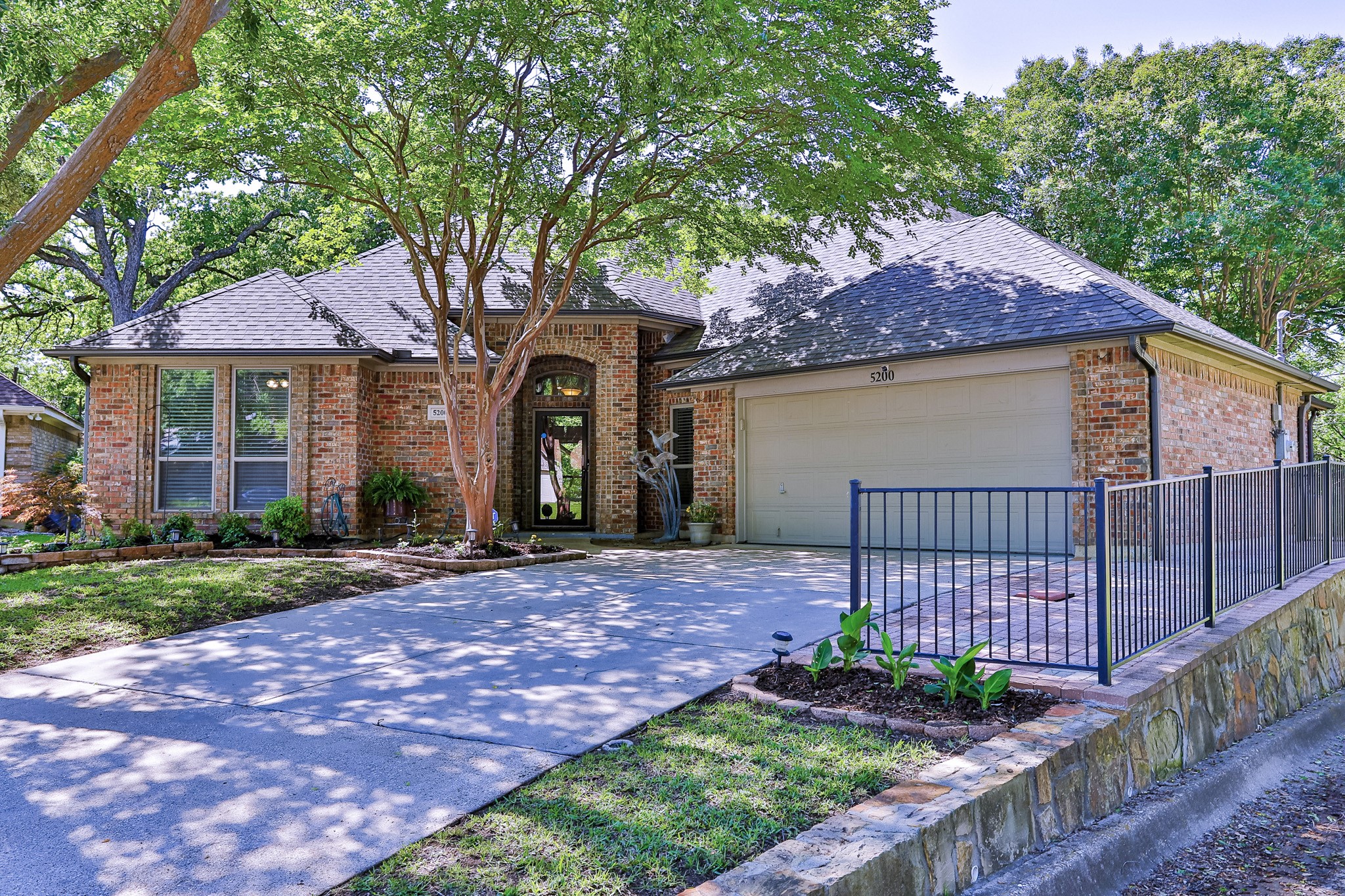 5200 Andalusia Court Arlington TX 76017