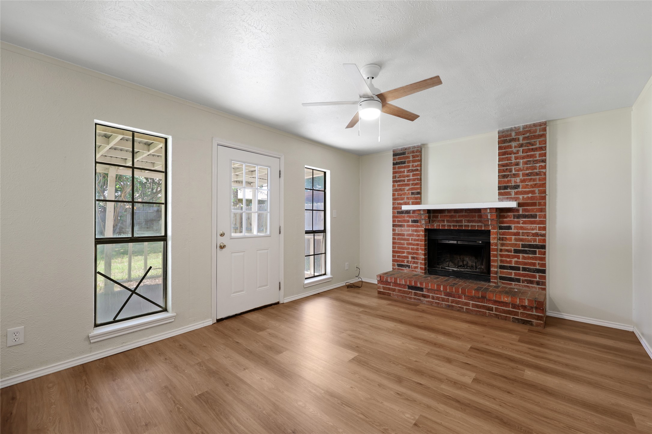 6706 Greenspring Drive Arlington TX 76016