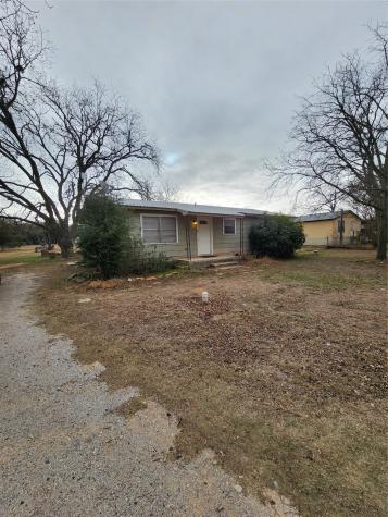 103 S 6th Street Bangs TX 76823