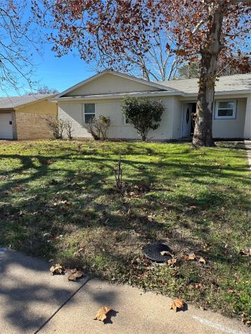 1202 S Clark Road Cedar Hill TX 75104
