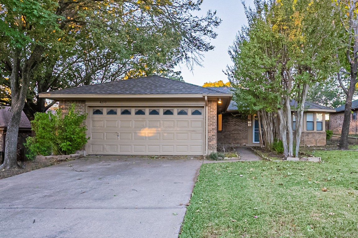 4210 Pleasant Oaks Court Arlington TX 76016