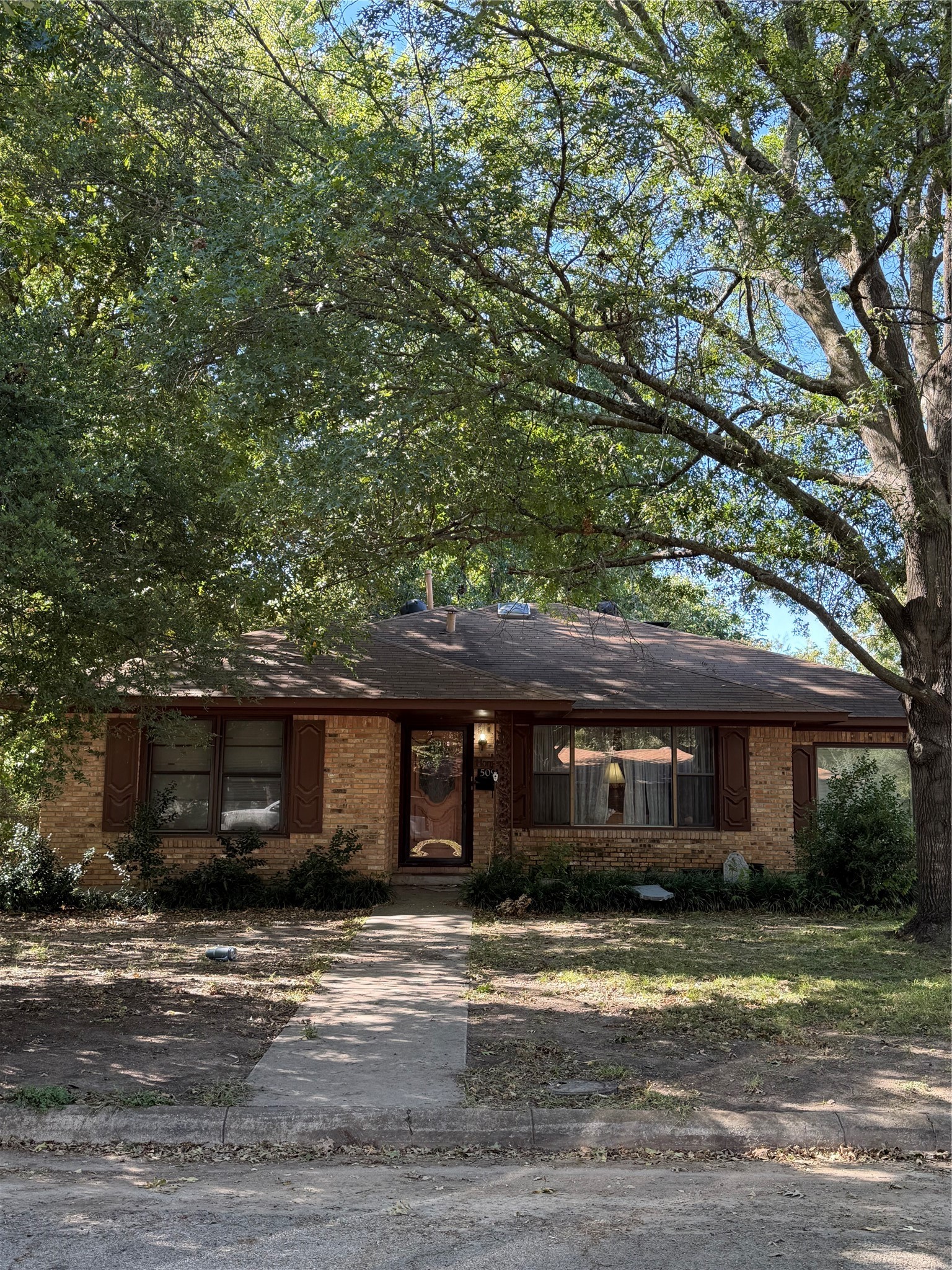 509 N Chestnut Street Gainesville TX 76240