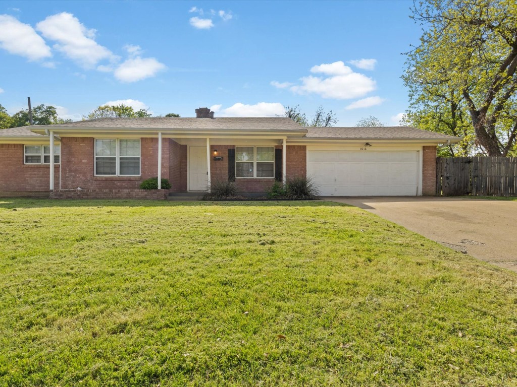 1616 Holt Street Fort Worth TX 76103