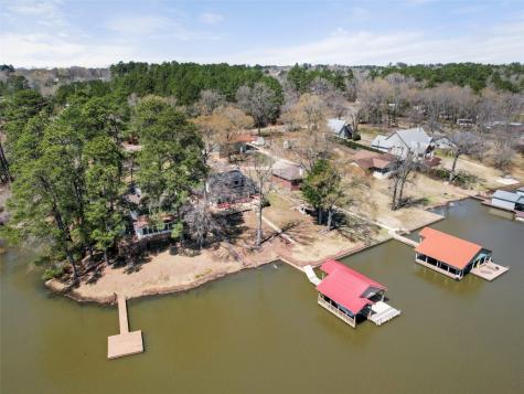 1706 W Lake Drive Gladewater TX 75647