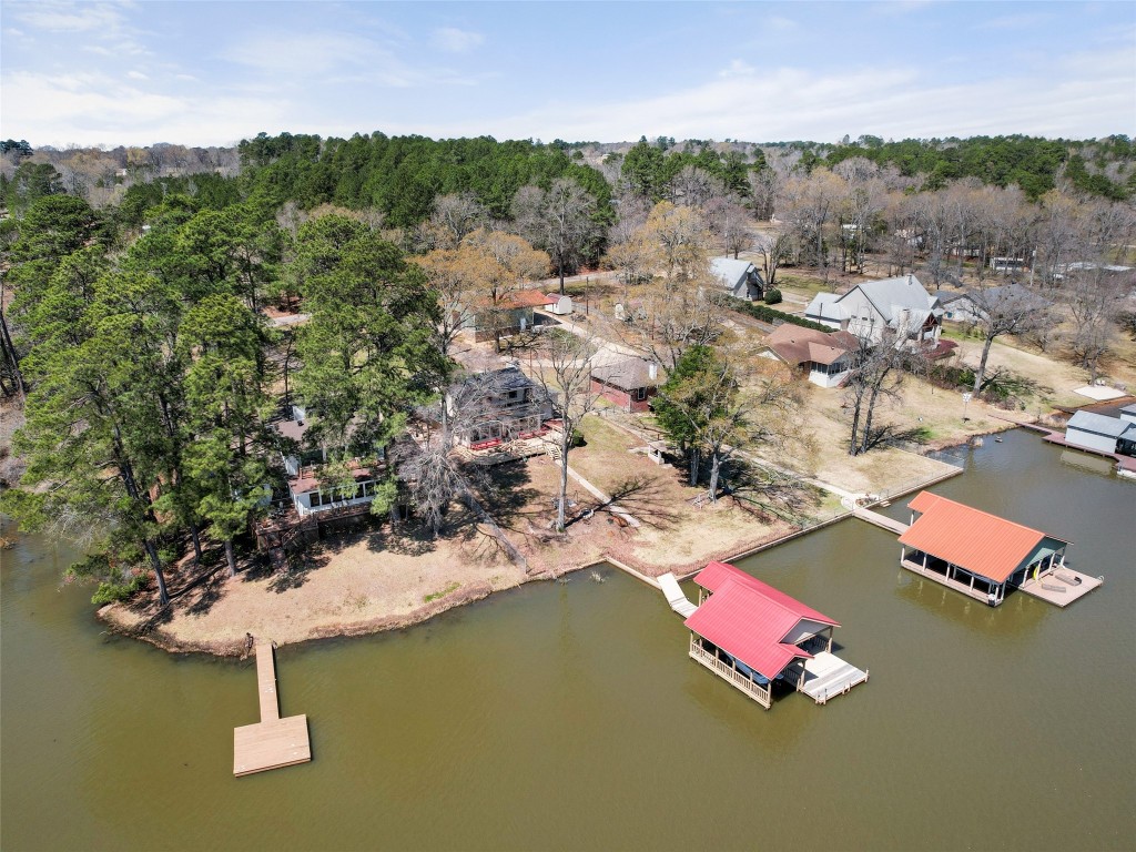 1706 W Lake Drive Gladewater TX 75647