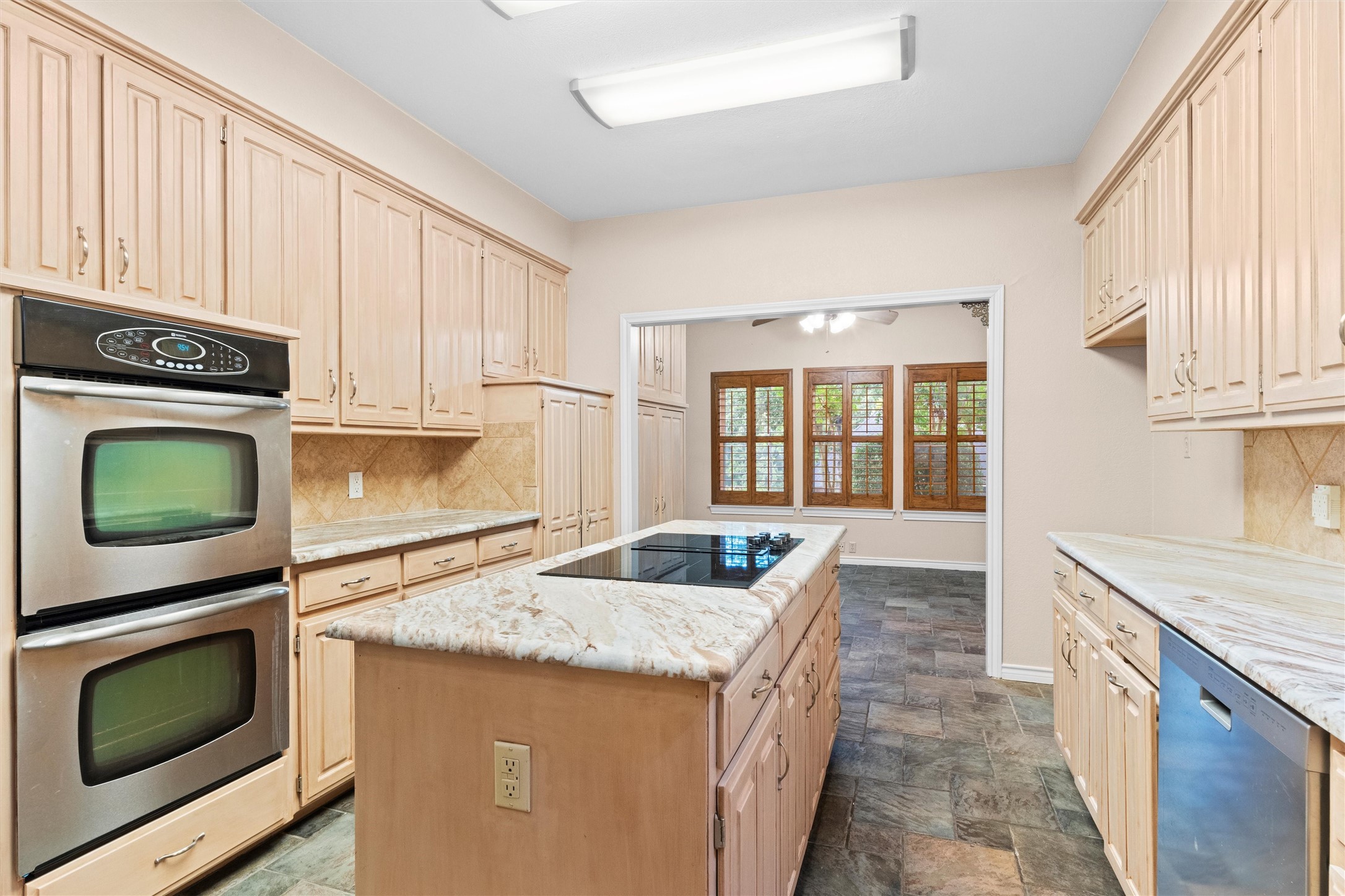 6512 Shorewood Drive Arlington TX 76016
