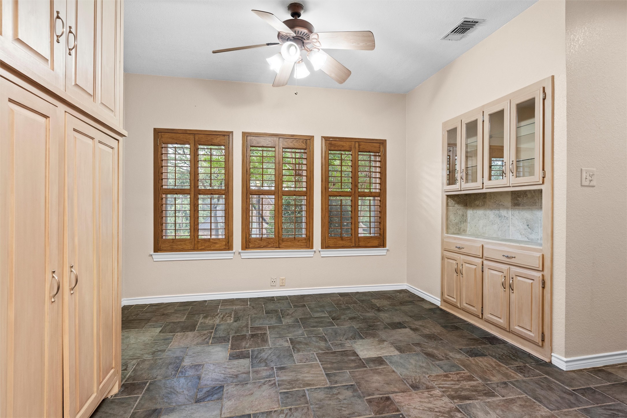 6512 Shorewood Drive Arlington TX 76016