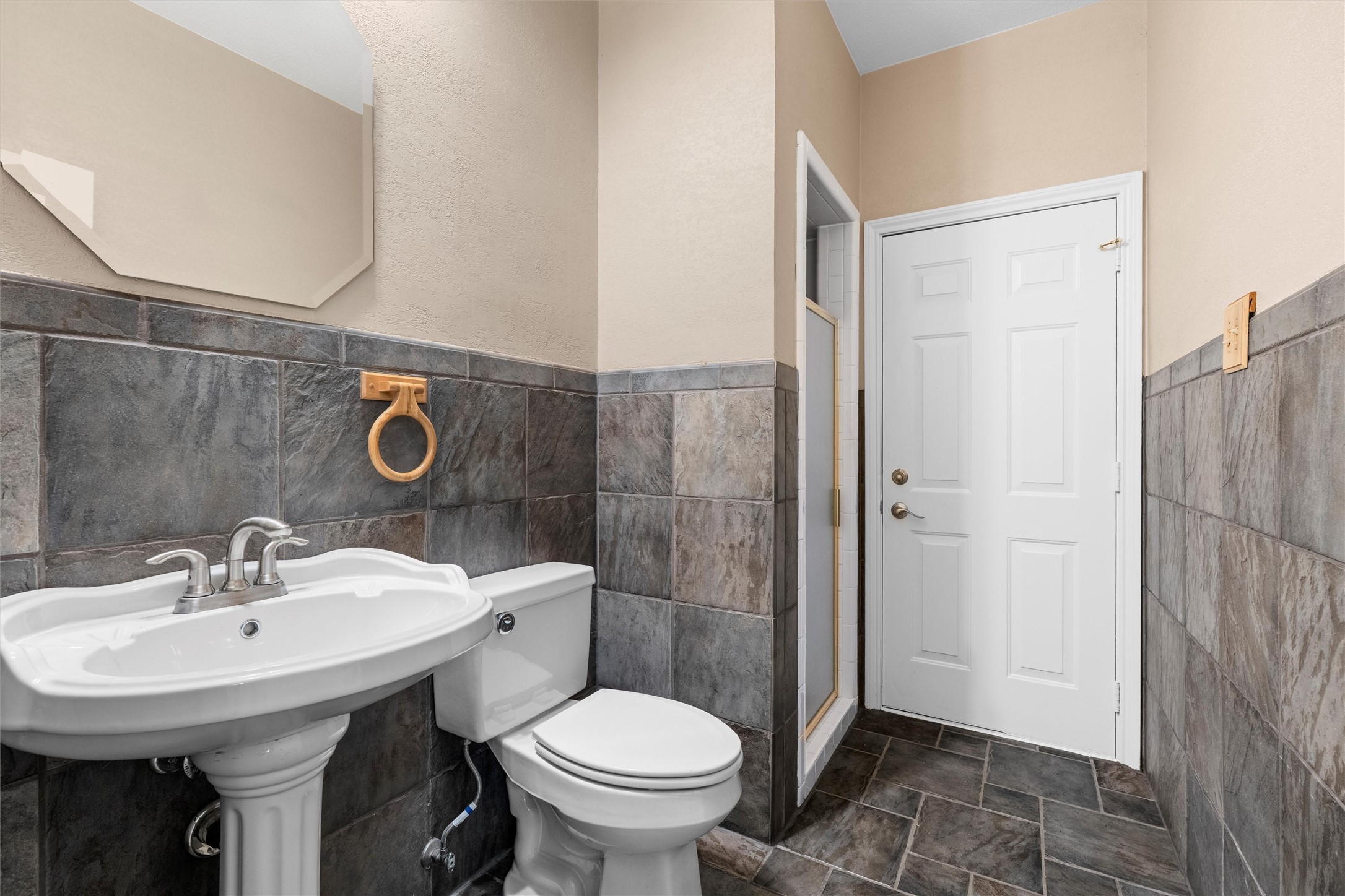 6512 Shorewood Drive Arlington TX 76016