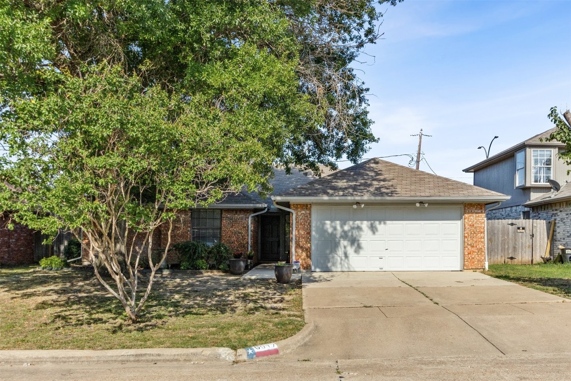 6017 Meadowdale Road Arlington TX 76017