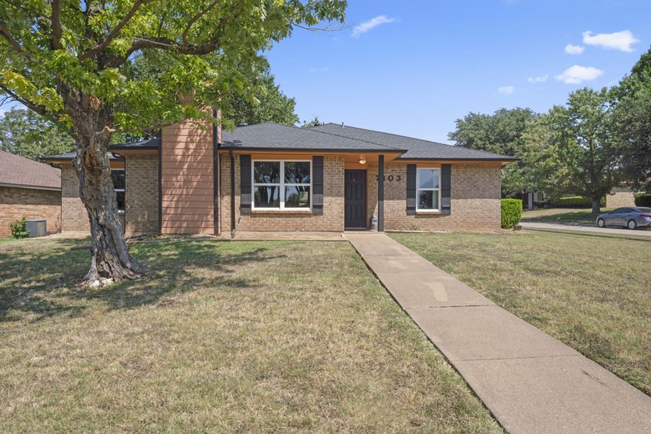 7103 Elderberry Lane Dallas TX 75249