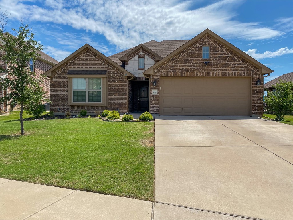 909 Saint Andrews Drive Burleson TX 76028