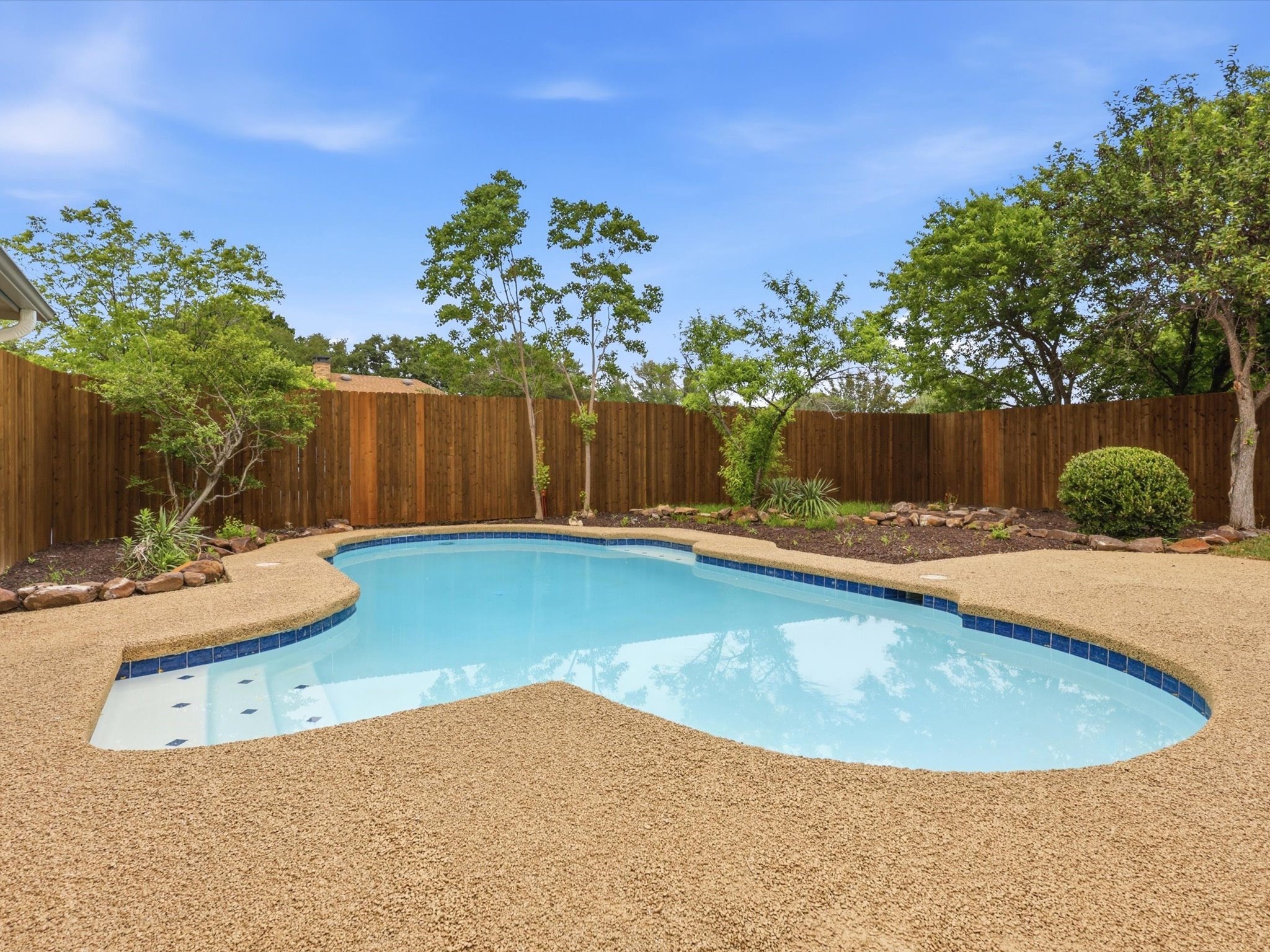 2229 Ridgewood Carrollton TX 75006