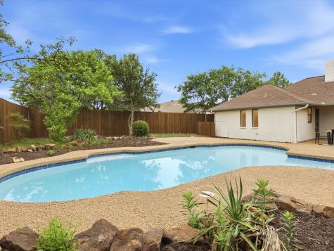 2229 Ridgewood Carrollton TX 75006