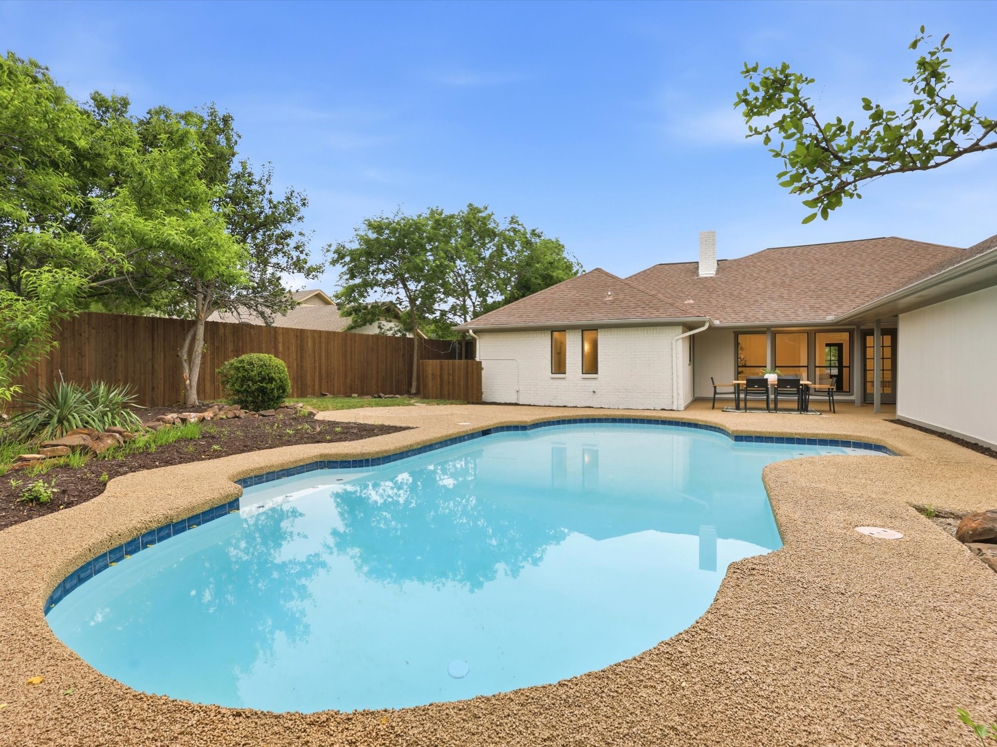 2229 Ridgewood Carrollton TX 75006