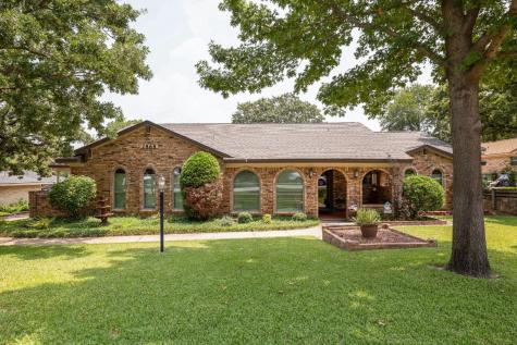 2868 Winterhaven Drive Hurst TX 76054