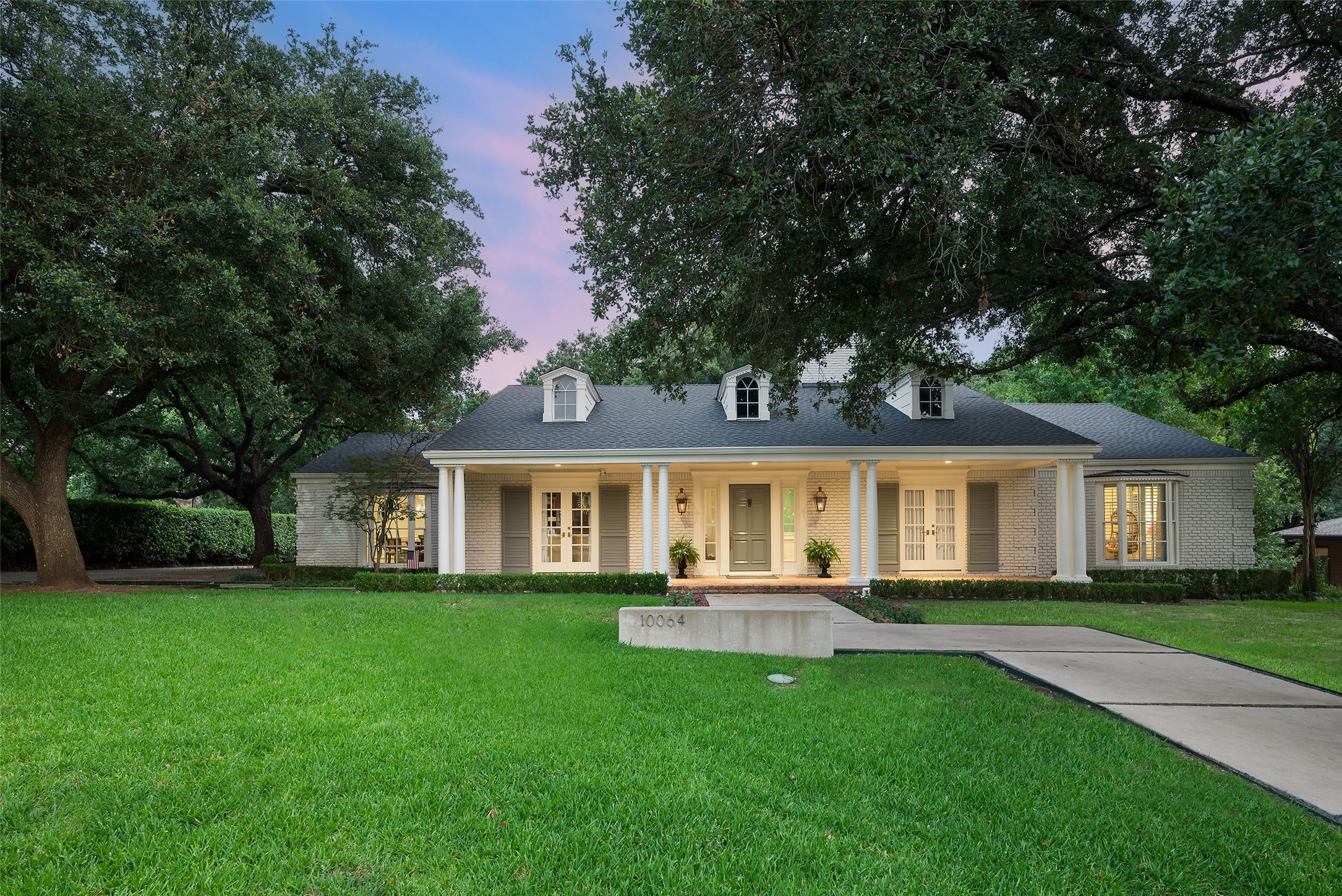 10064 Surrey Oaks Drive Dallas TX 75229