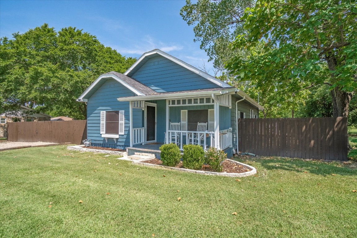 206 W Trunk Street Crandall TX 75114