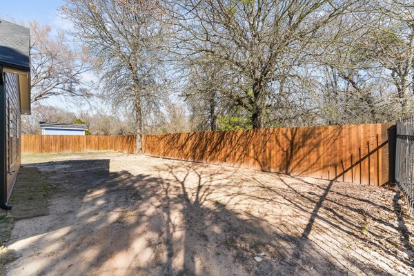 508 Luzon Street Tool TX 75143