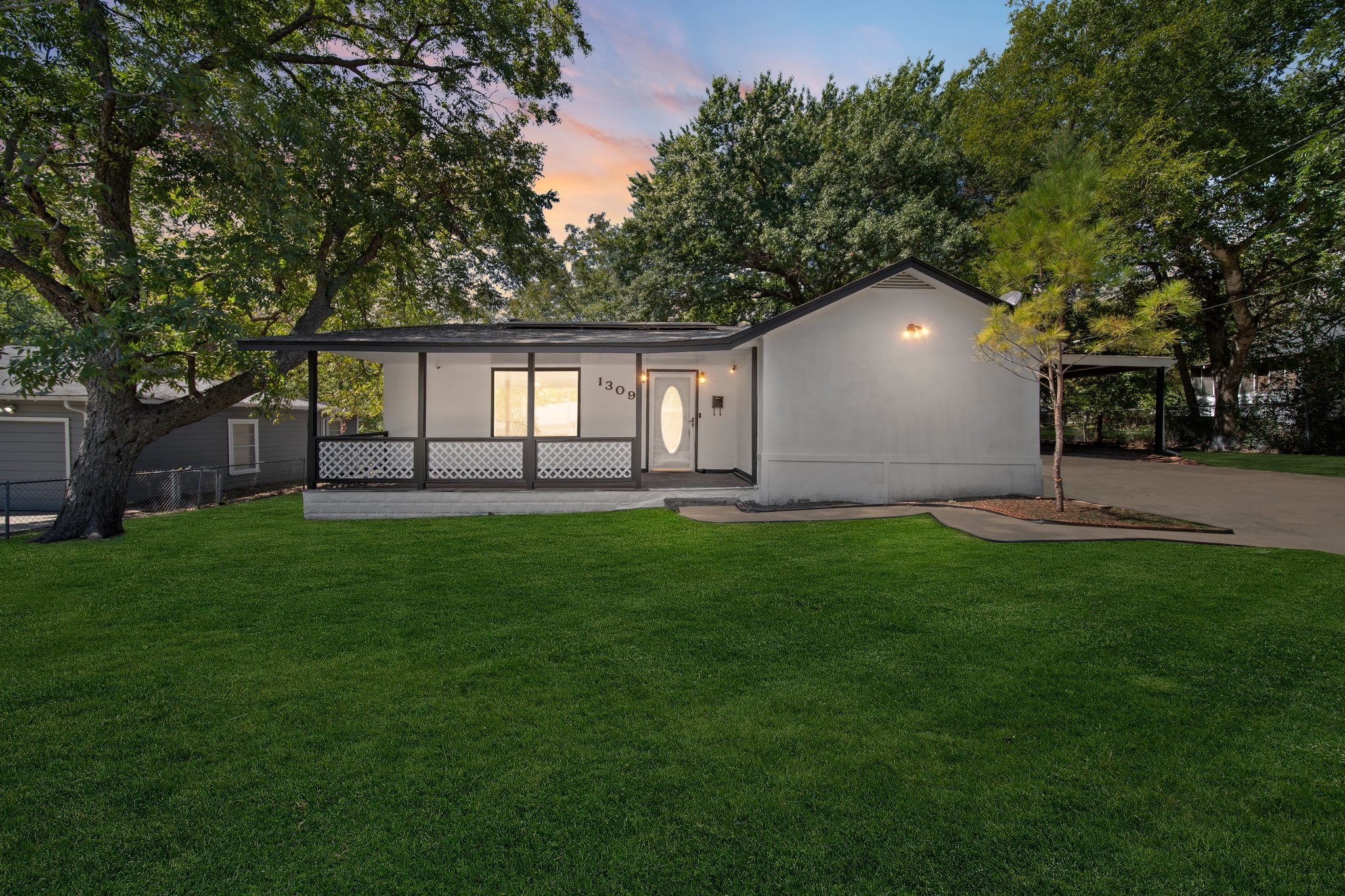 1309 N Gaines Street Ennis TX 75119