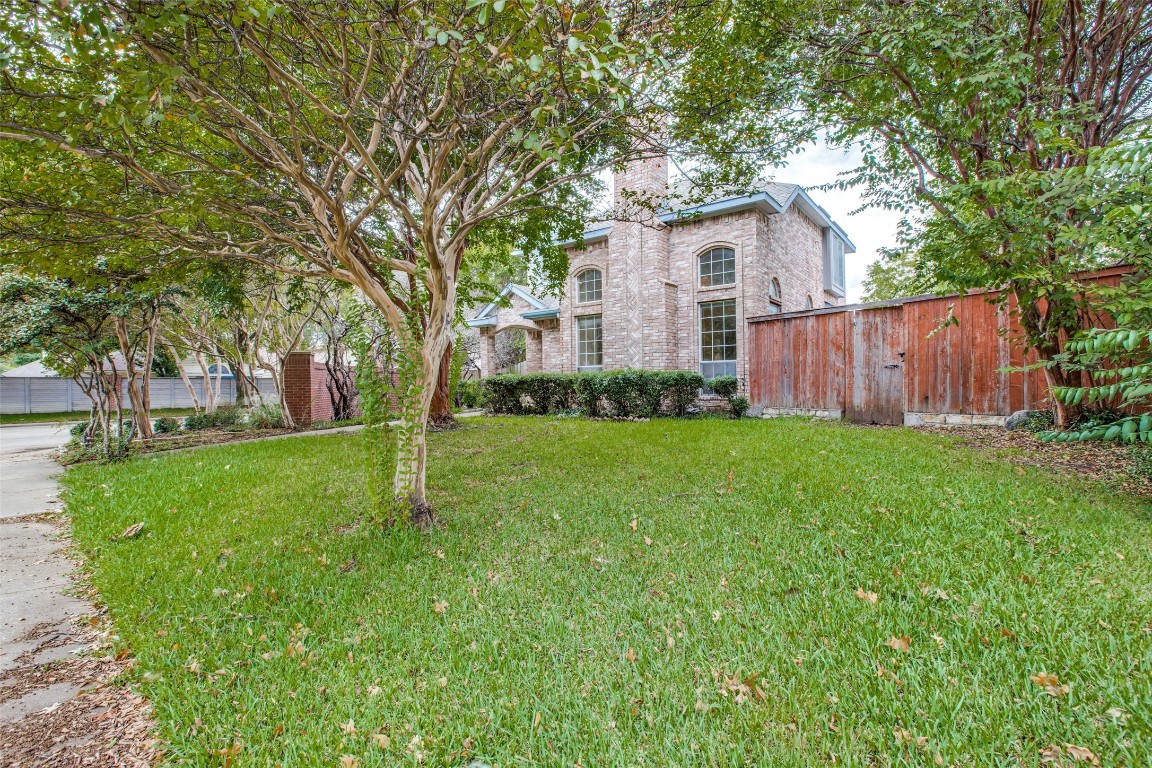 702 Chippewa Lane Grand Prairie TX 75052