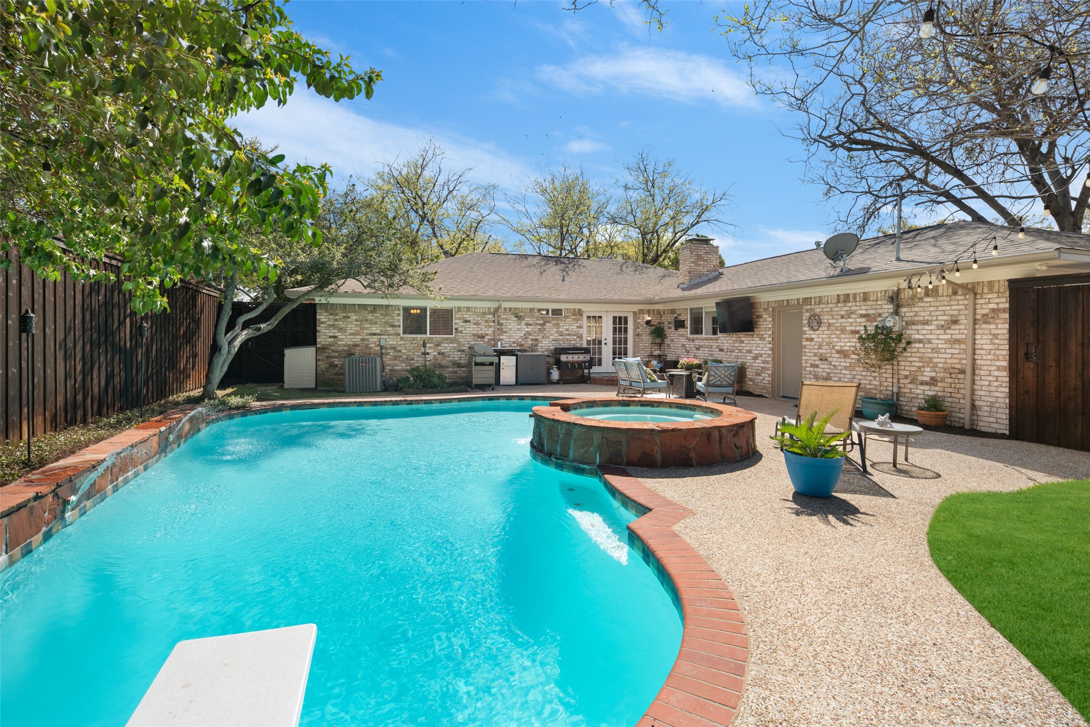 9352 Briarhurst Drive Dallas TX 75243