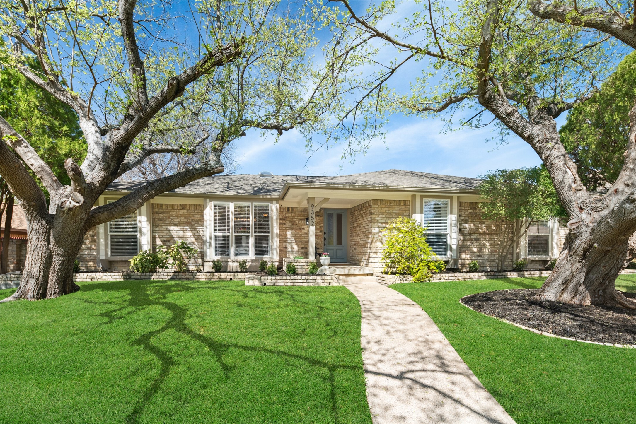 9352 Briarhurst Drive Dallas TX 75243