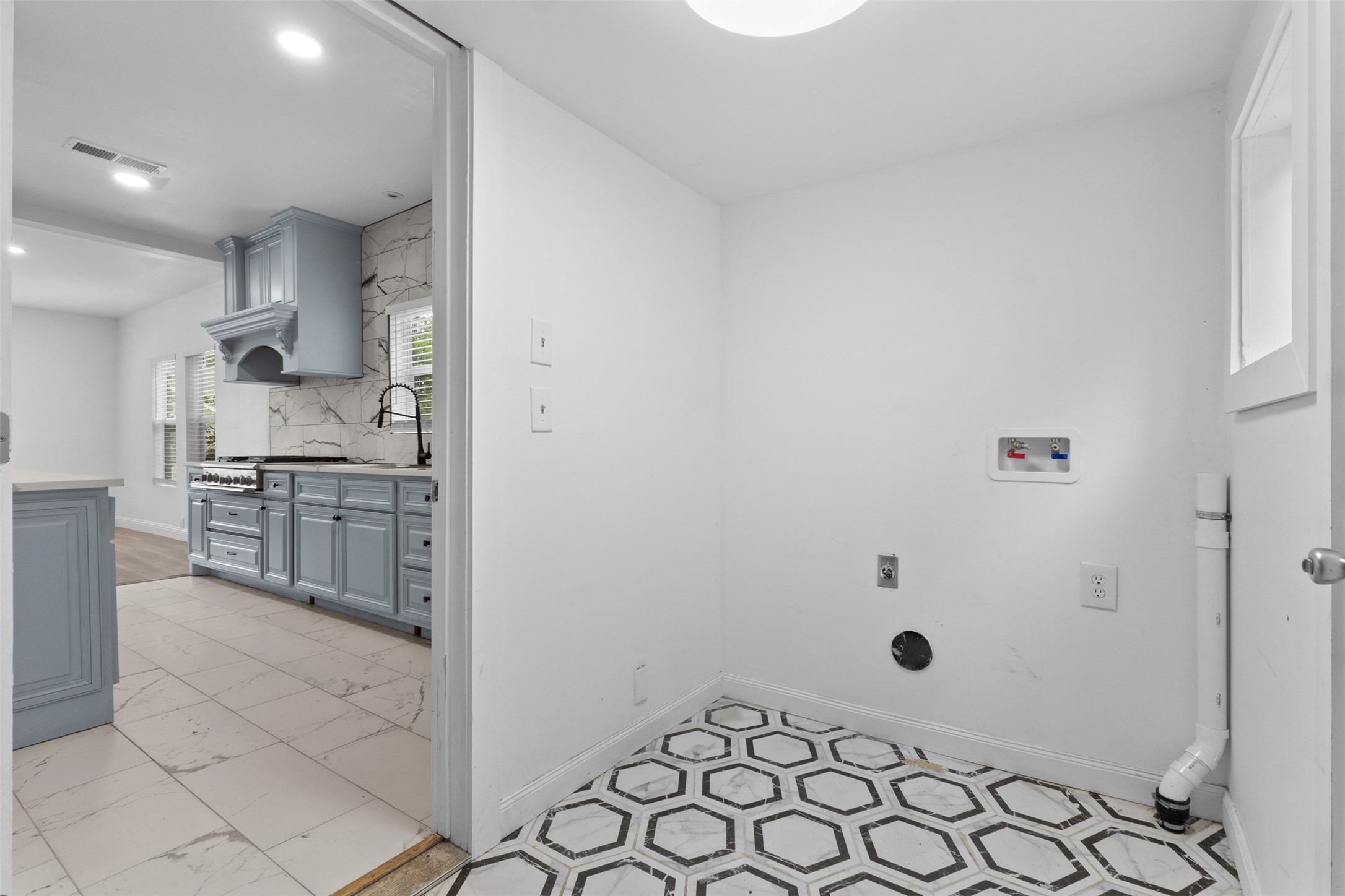 3618 Jeffries Street Dallas TX 75215