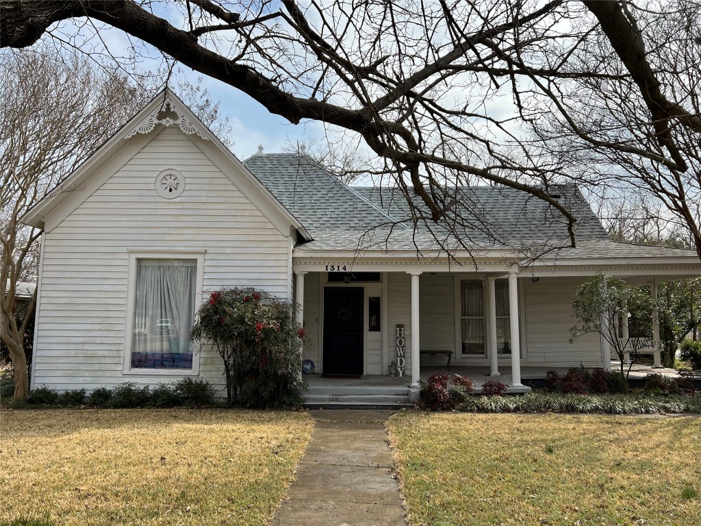 1314 S Lindsay Street Gainesville TX 76240