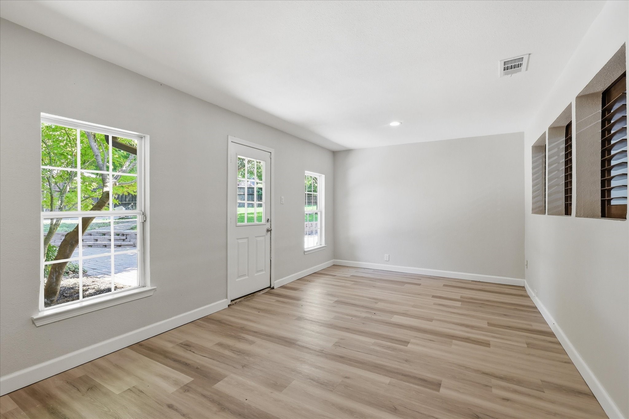 2625 Ramblewood Drive Carrollton TX 75006