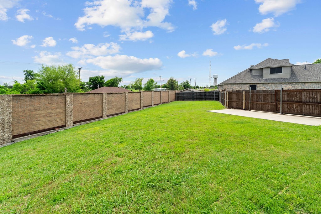 6631 Crestmoor Lane Sachse TX 75048