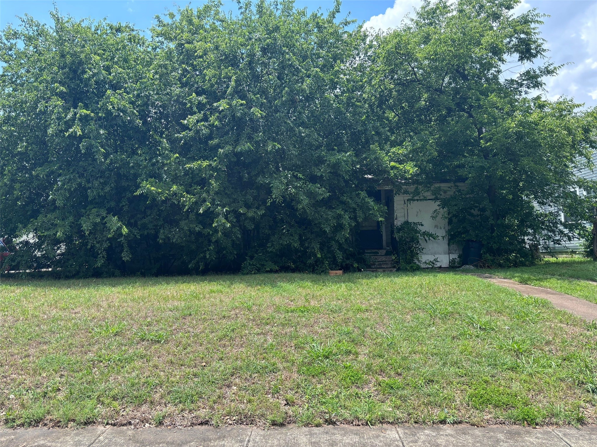 817 20th Street Grand Prairie TX 75050