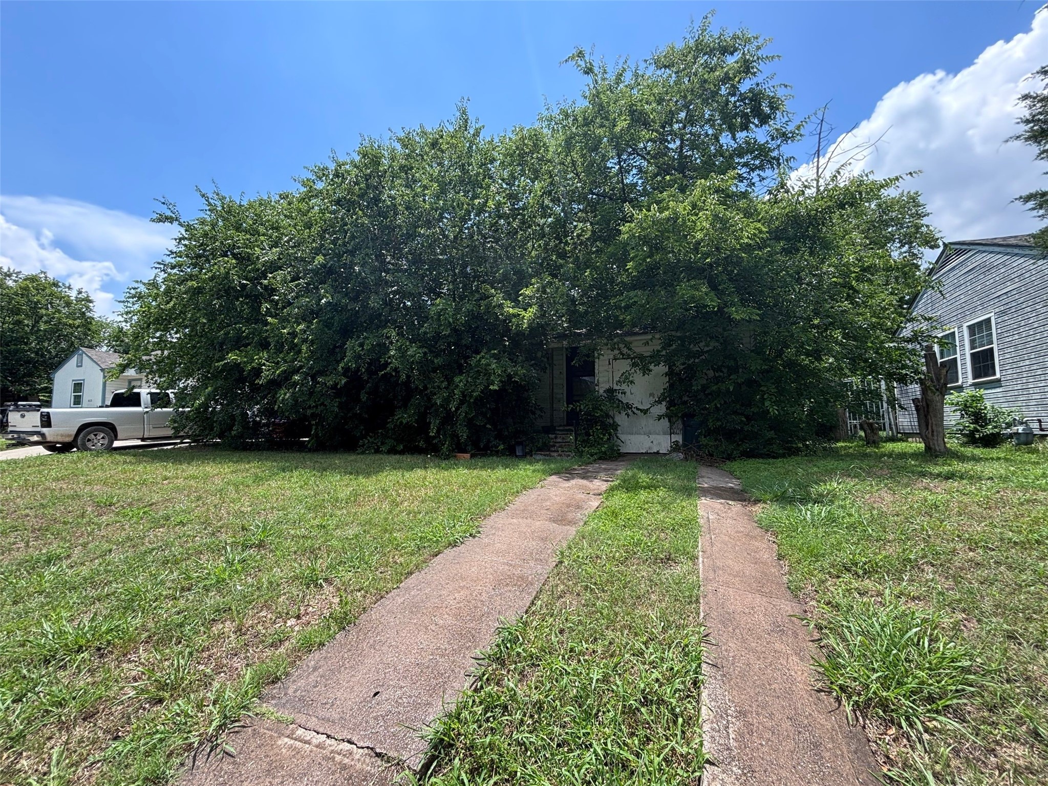 817 20th Street Grand Prairie TX 75050