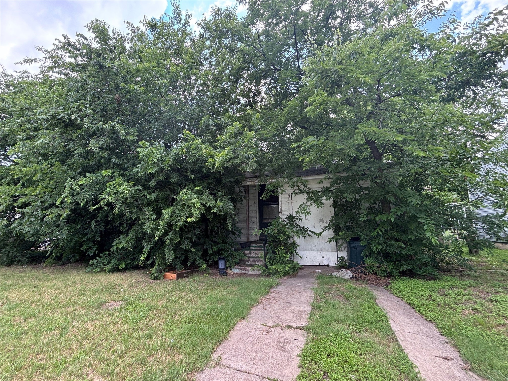 817 20th Street Grand Prairie TX 75050