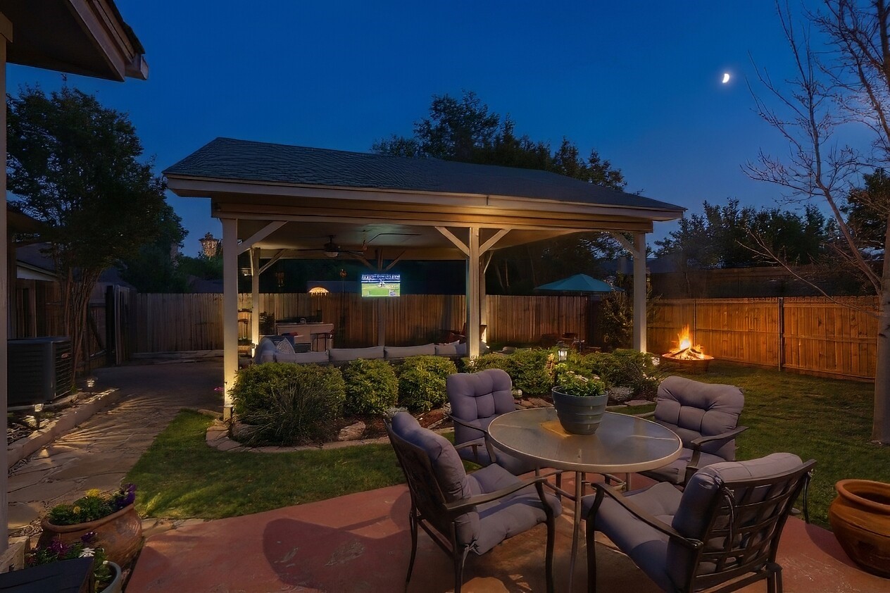 2304 Oakmont Drive Bedford TX 76022