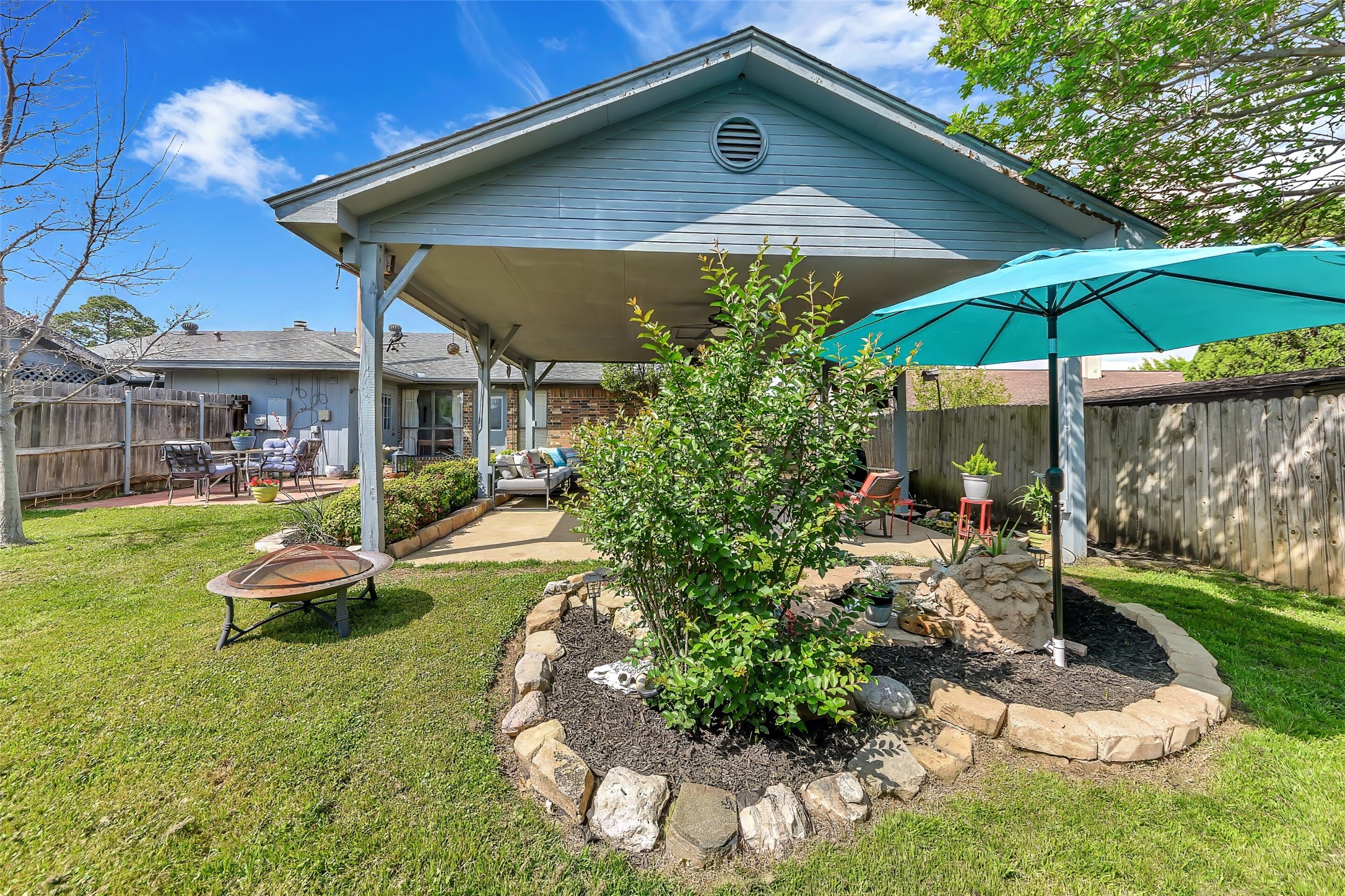 2304 Oakmont Drive Bedford TX 76022