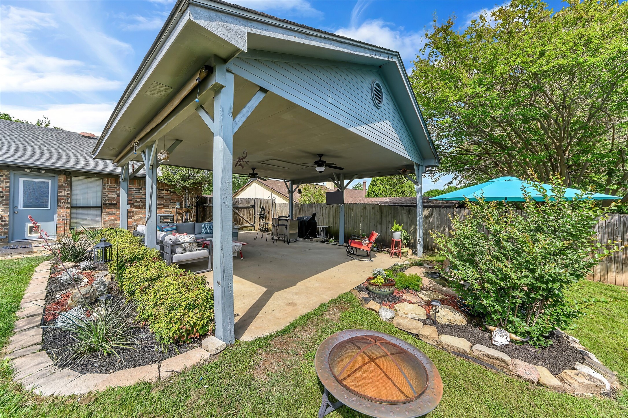 2304 Oakmont Drive Bedford TX 76022