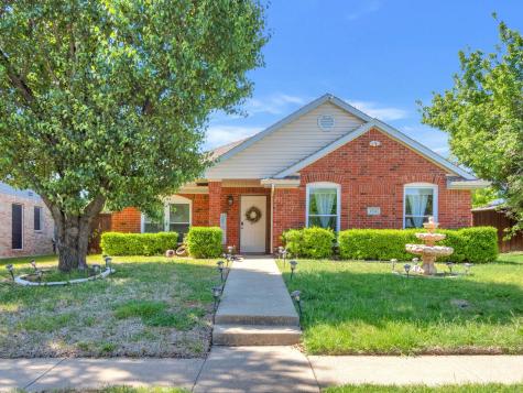 2749 Kingswood Boulevard Grand Prairie TX 75052