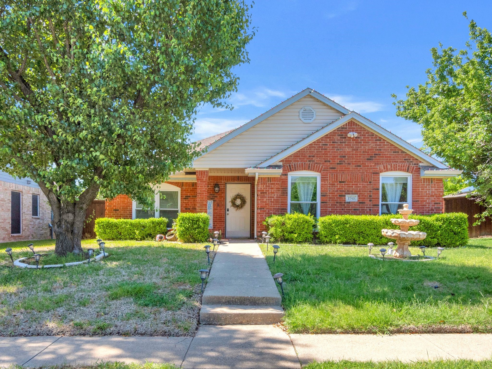 2749 Kingswood Boulevard Grand Prairie TX 75052