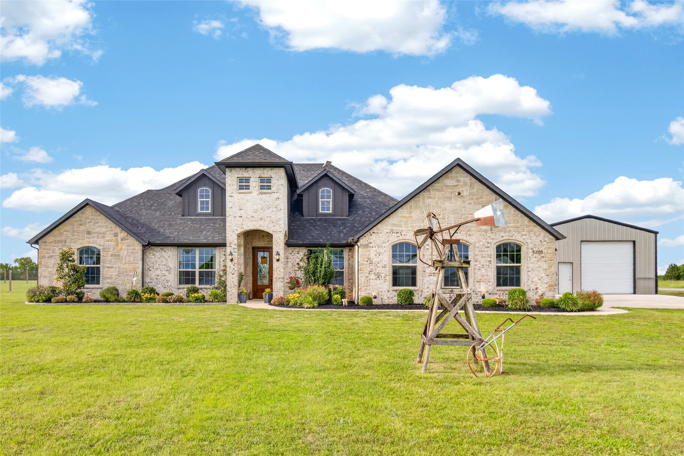 1705 S Fm 1752 Savoy TX 75479