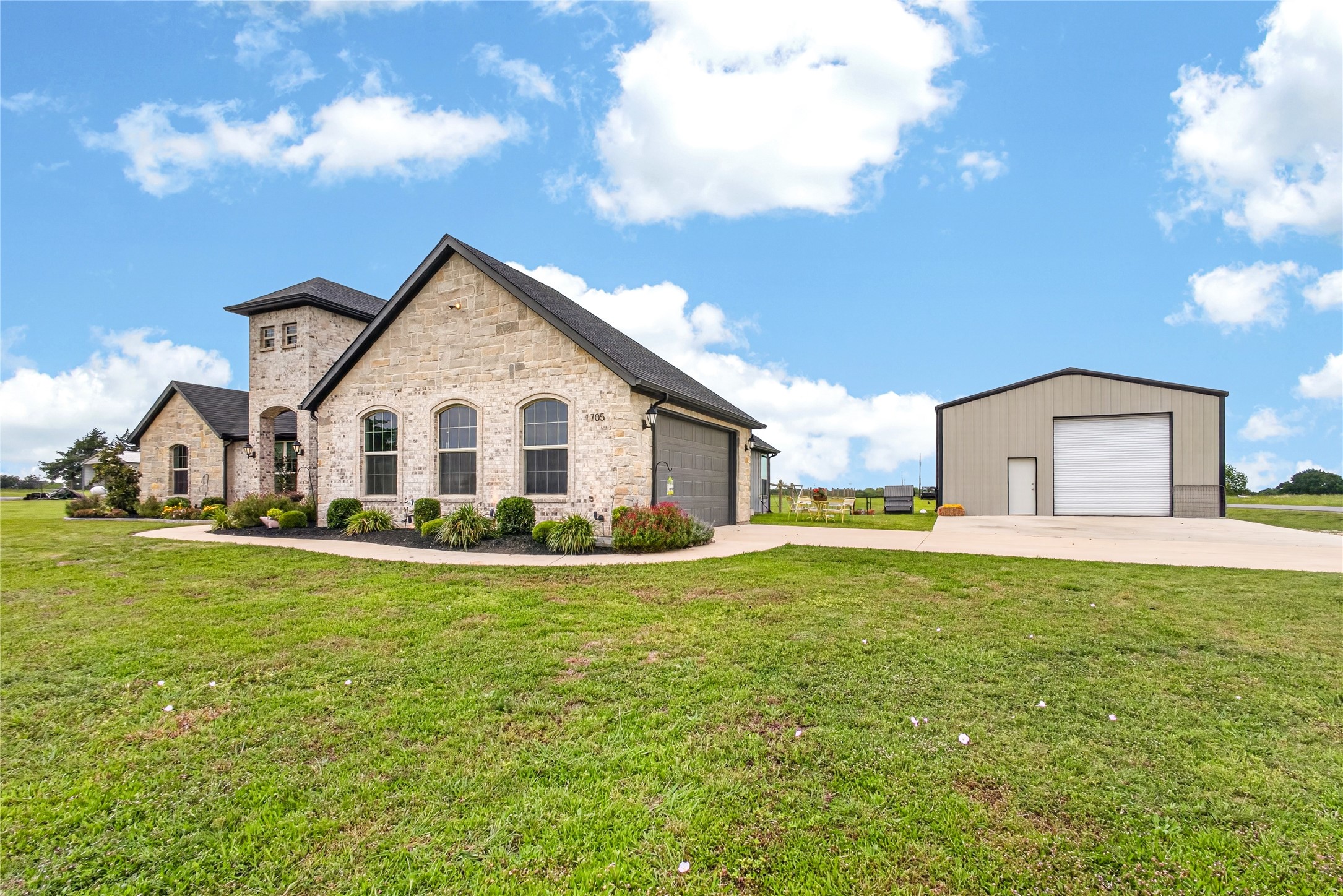 1705 S Fm 1752 Savoy TX 75479
