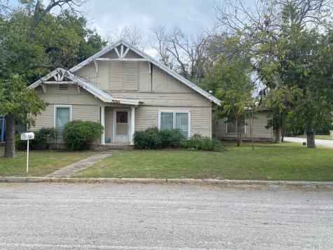 506 W College Avenue Comanche TX 76442